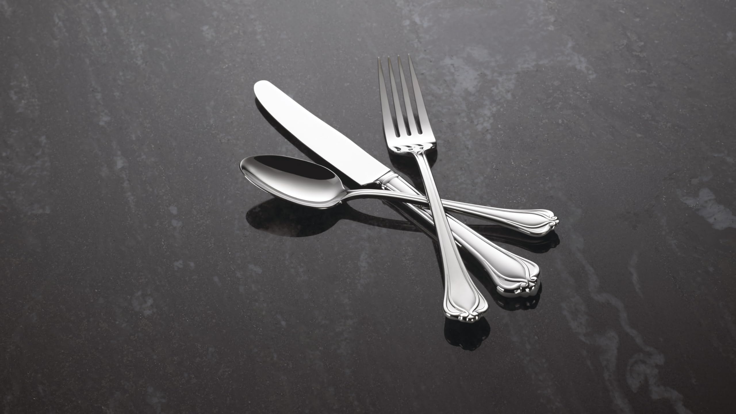 Lenox Alcott elegant table setting elevates everyday meals to share-worthy moments.