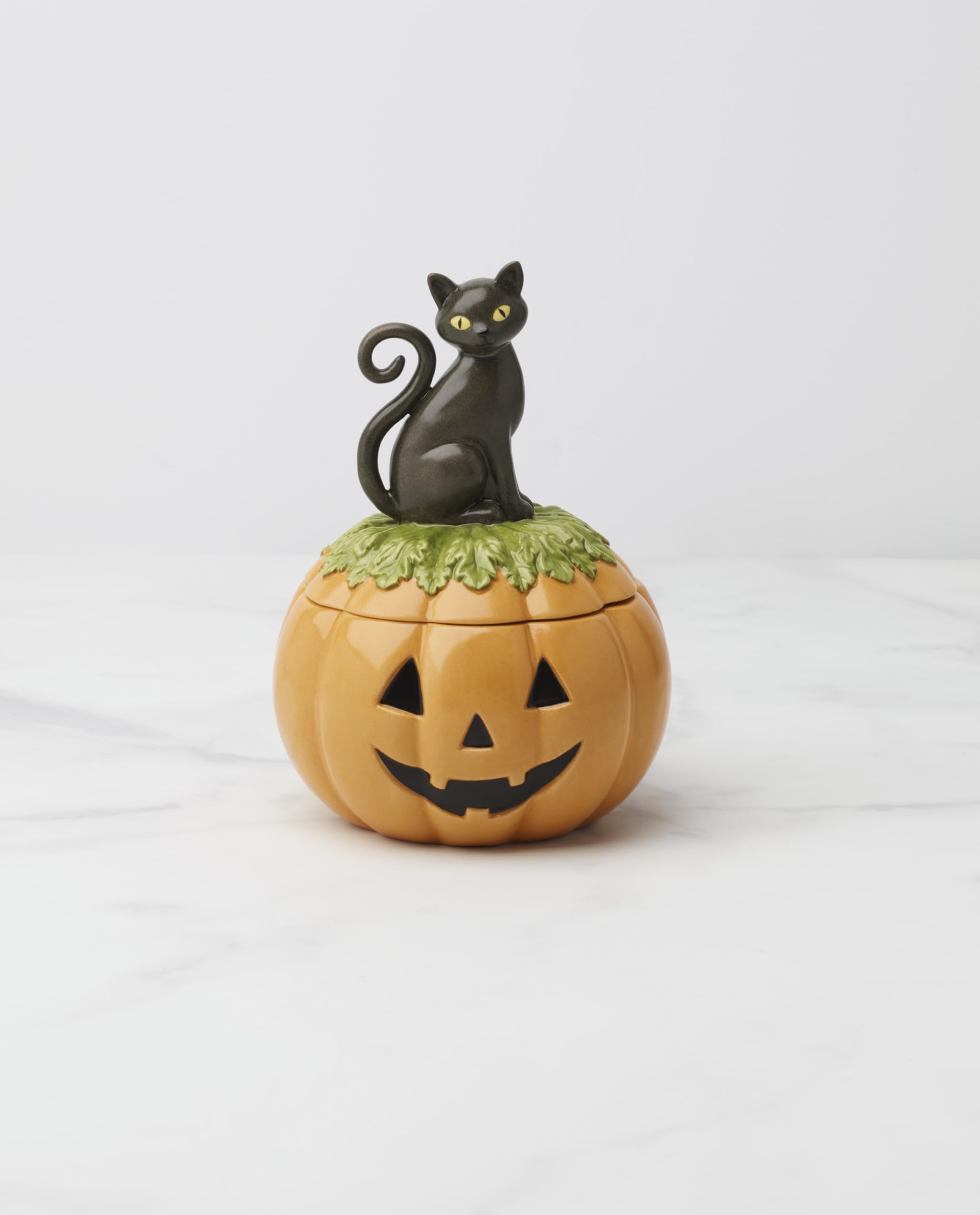 Lenox black-cat-on-pumpkin jar adds playful focal point to autumn tables