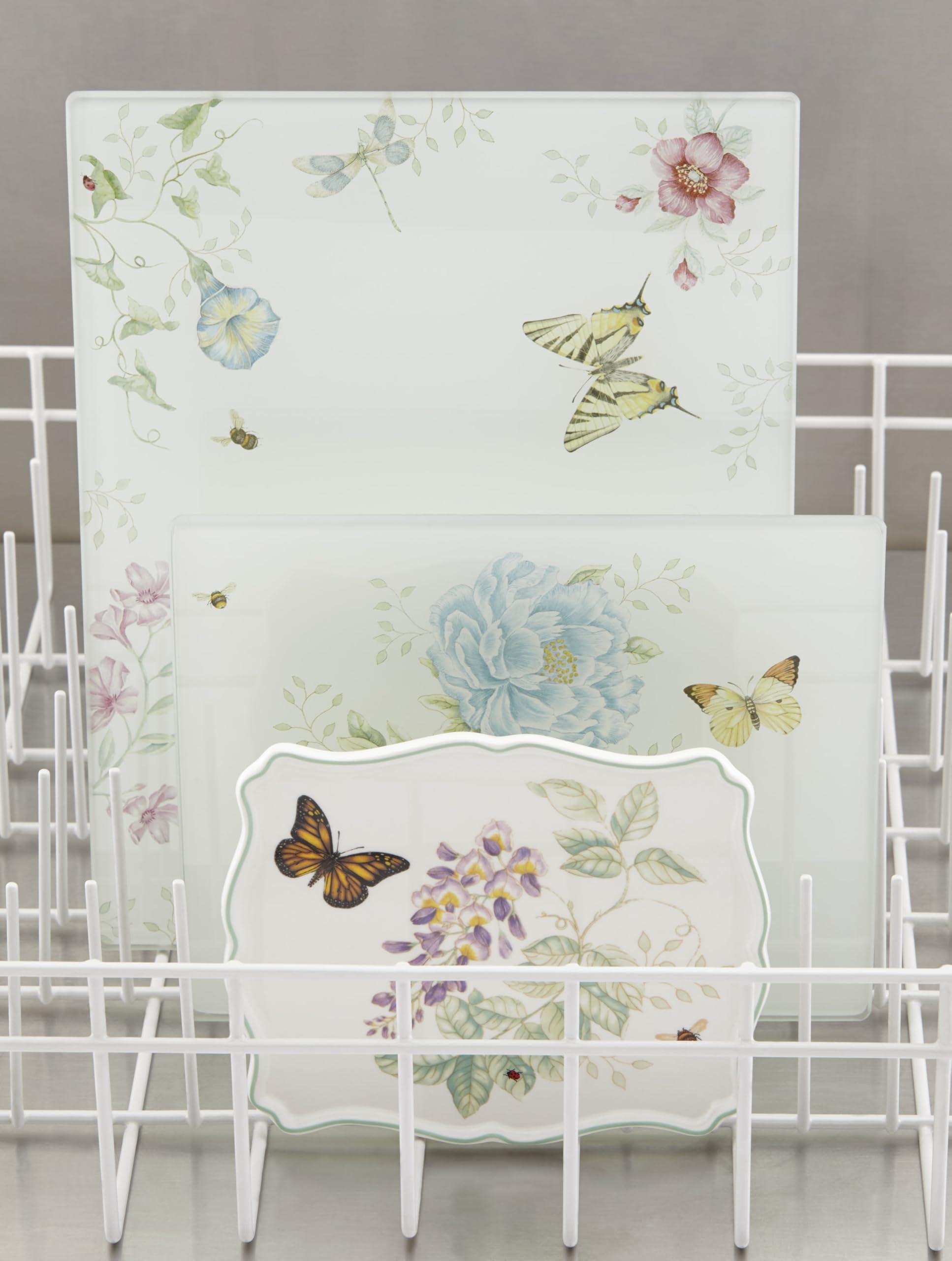 Lenox Butterfly Meadow surface detail highlights glossy glass and vivid pattern for clean slicing