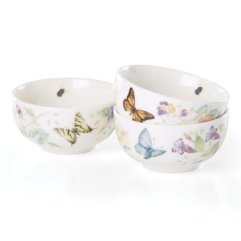 Inside bee detail adds charming touch to a light, easy-to-use 8-ounce mini bowl.