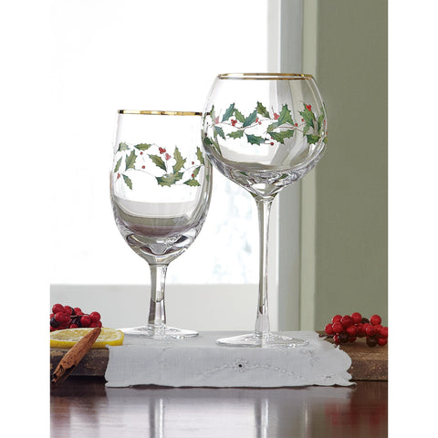 Lenox glass detail emphasizing the gold rim for elegant entertaining.