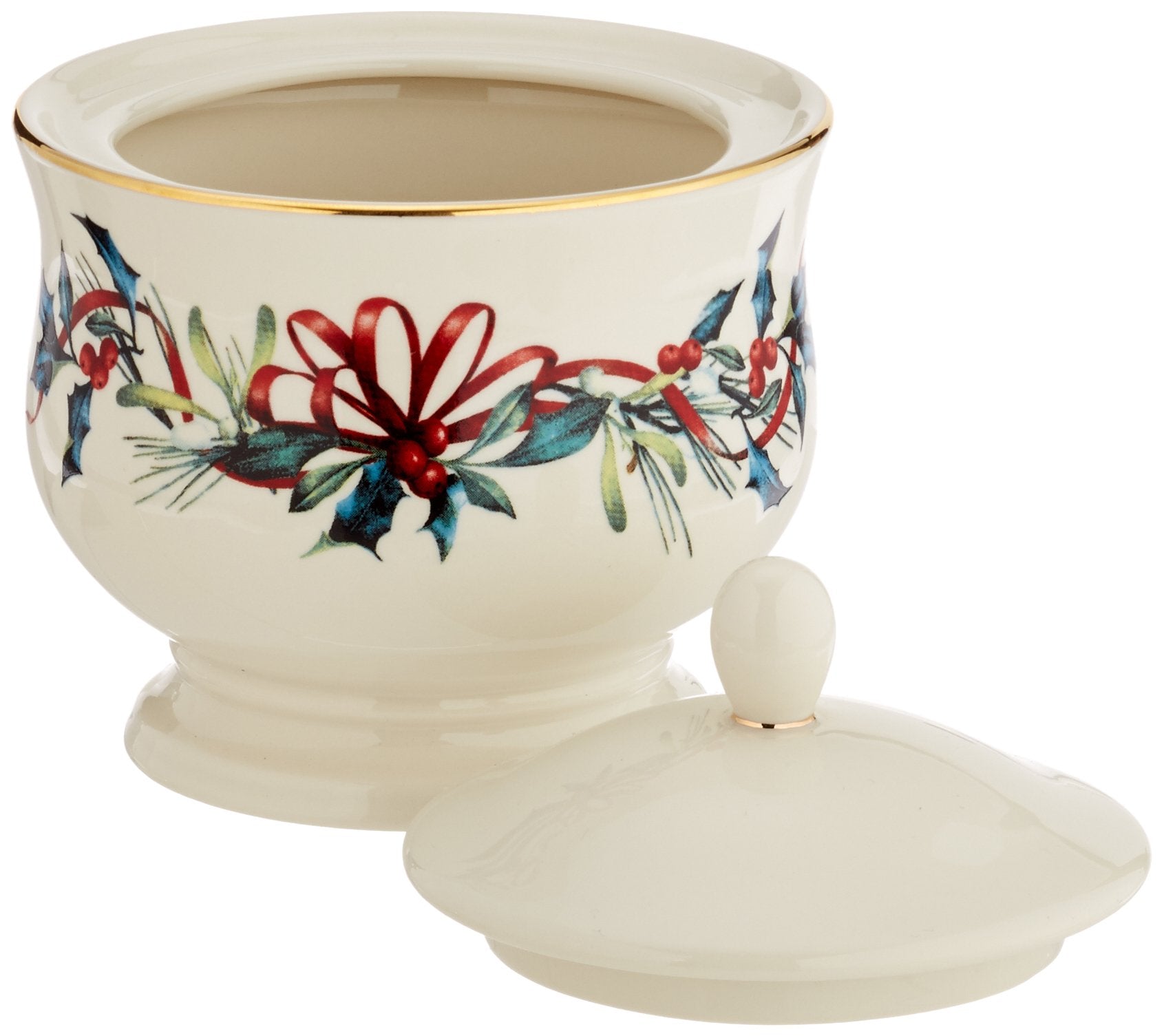 Close-up of 24-karat gold accents on ivory porcelain.