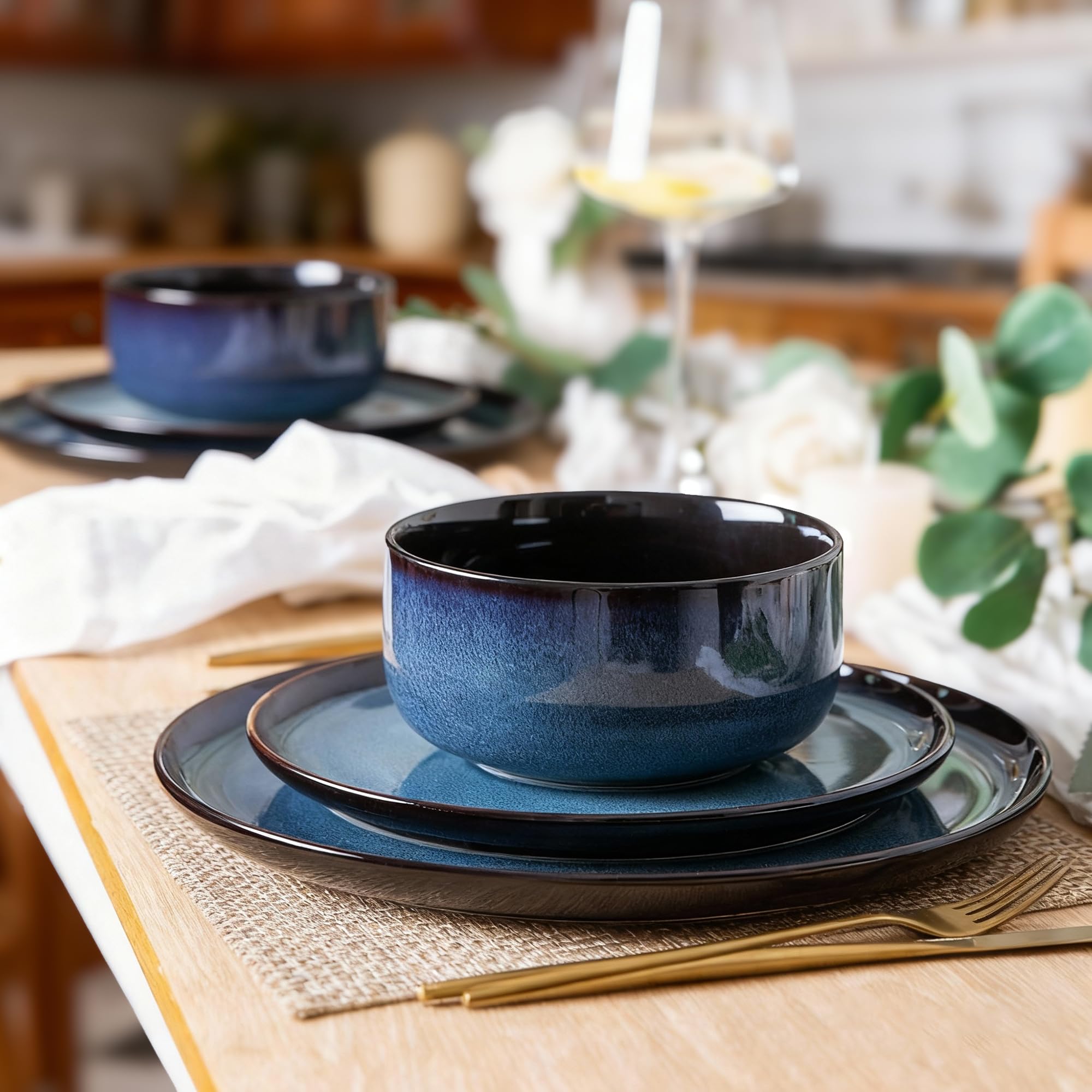 LERATIO chip-resistant dinnerware designed to withstand daily knife contact.
