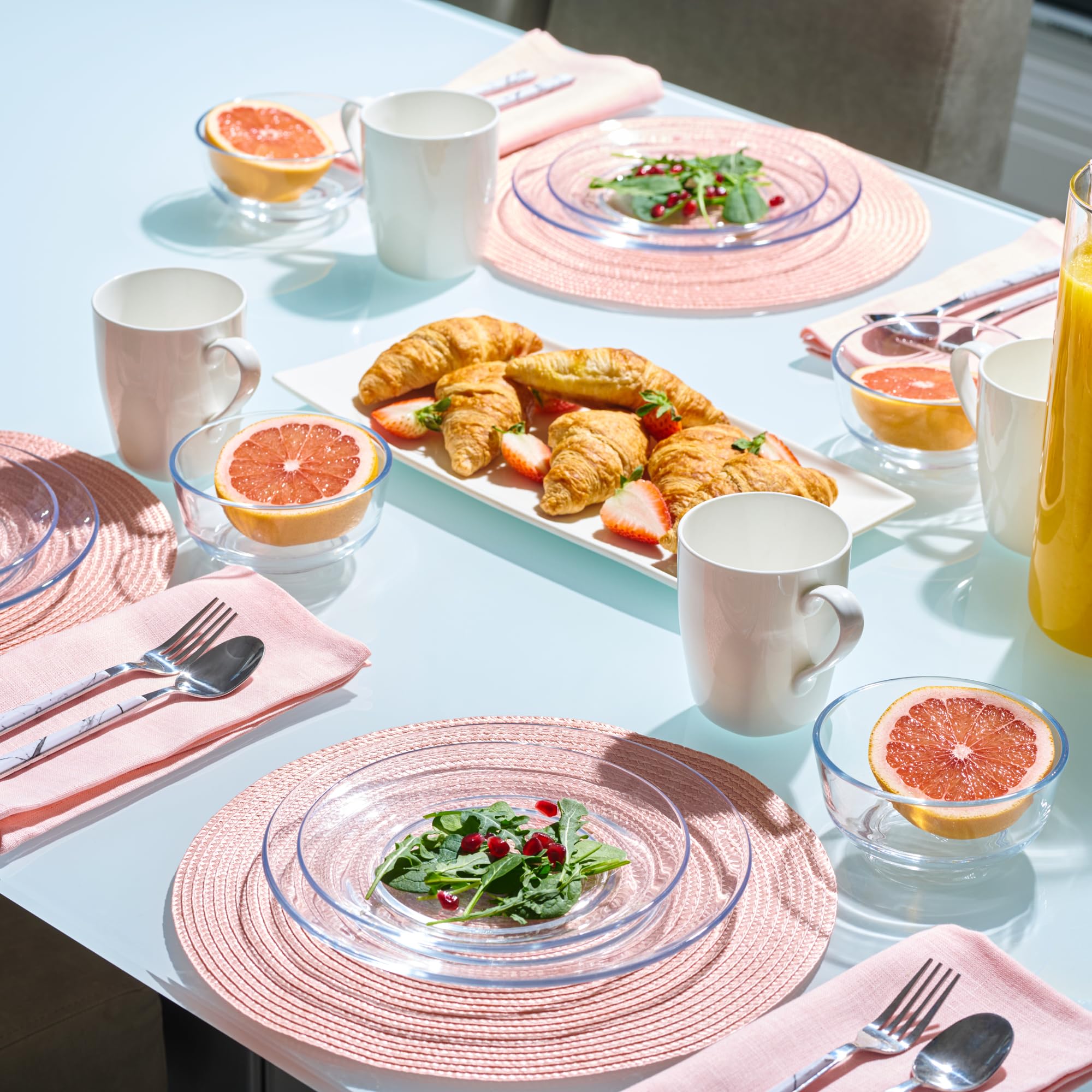 Le'raze glass dinnerware is microwave-safe for reheating leftovers with ease.