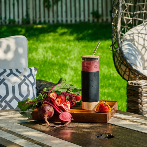Le'raze reusable glass straw complements the eco-friendly tumbler for on-the-go sipping.