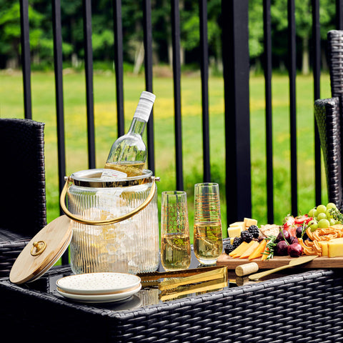 Le'raze 3L ribbed glass design adds elegant chill to parties.