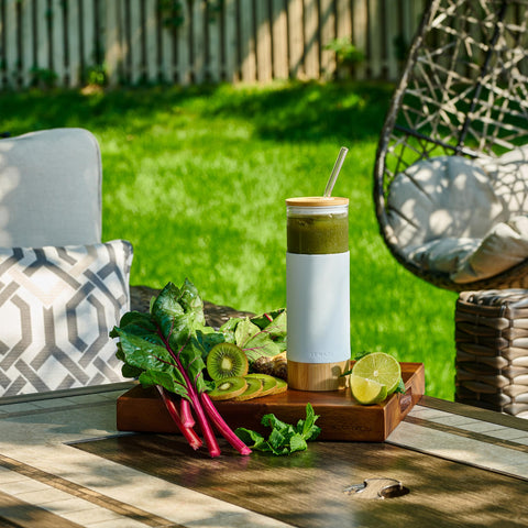 Le'raze bamboo lid and base offer natural style and secure closure