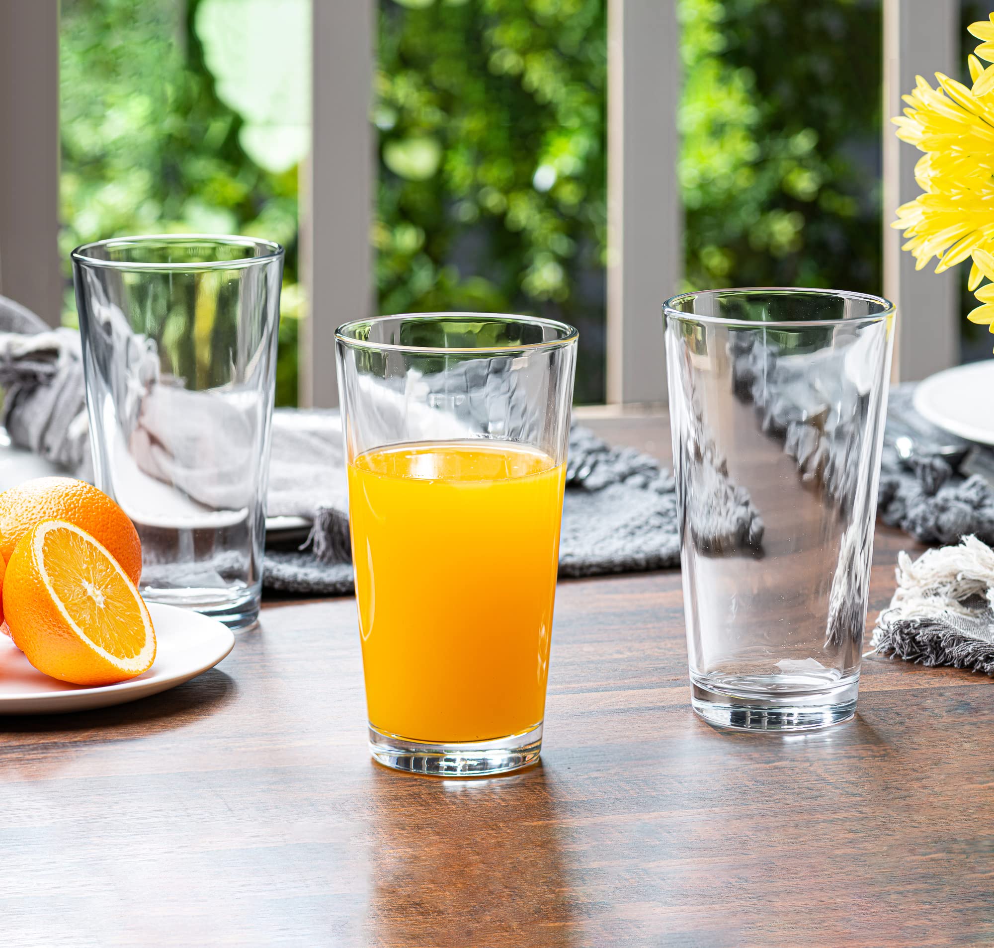 Le'raze dishwasher-safe glassware for easy cleanup after gatherings.