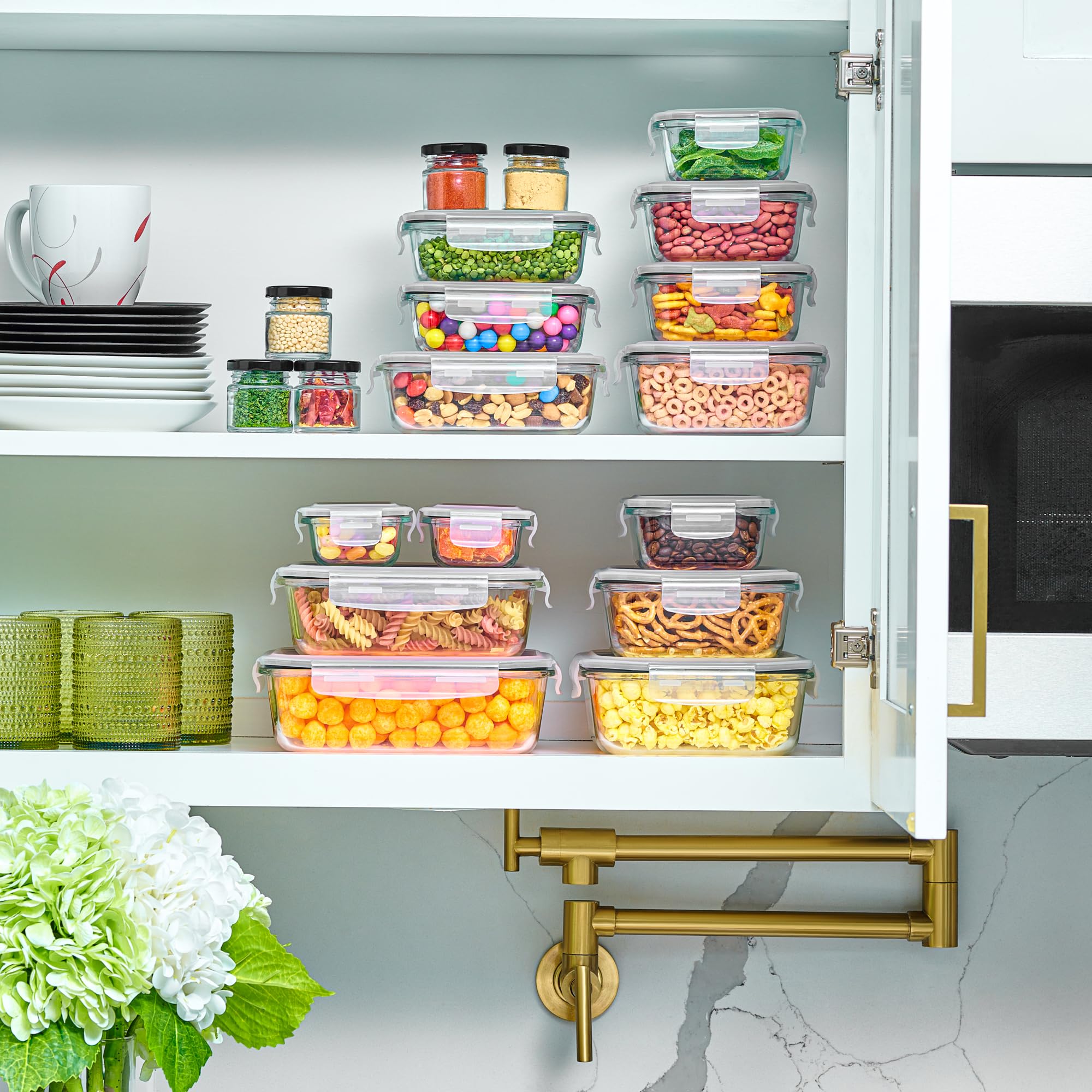 Le'raze freezer-safe glass bowls preserve leftovers for later meals.
