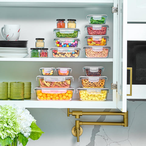 Le'raze freezer-safe glass bowls preserve leftovers for later meals.