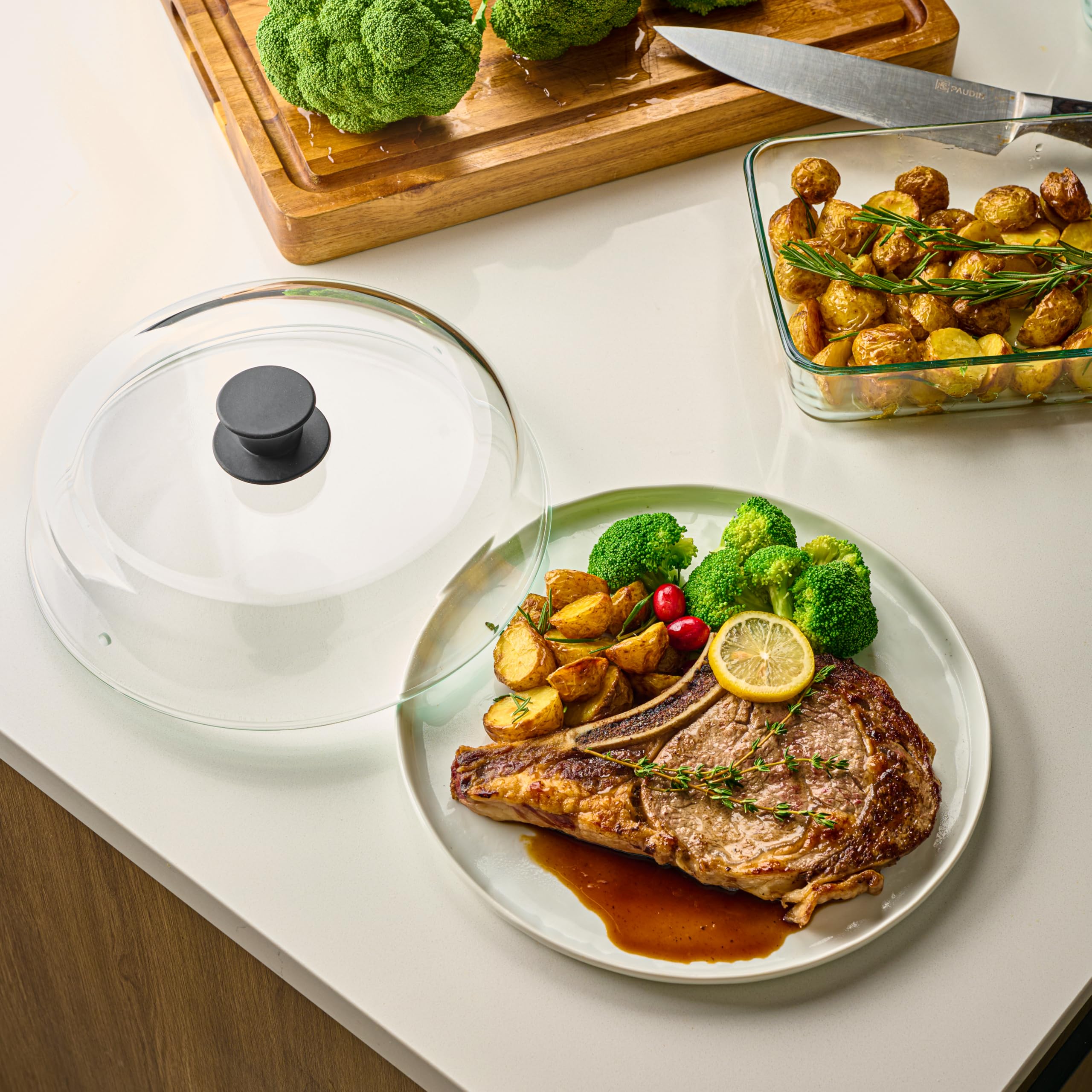 Le'raze 10-inch lid fits plates, bowls, and meal prep containers for reheating