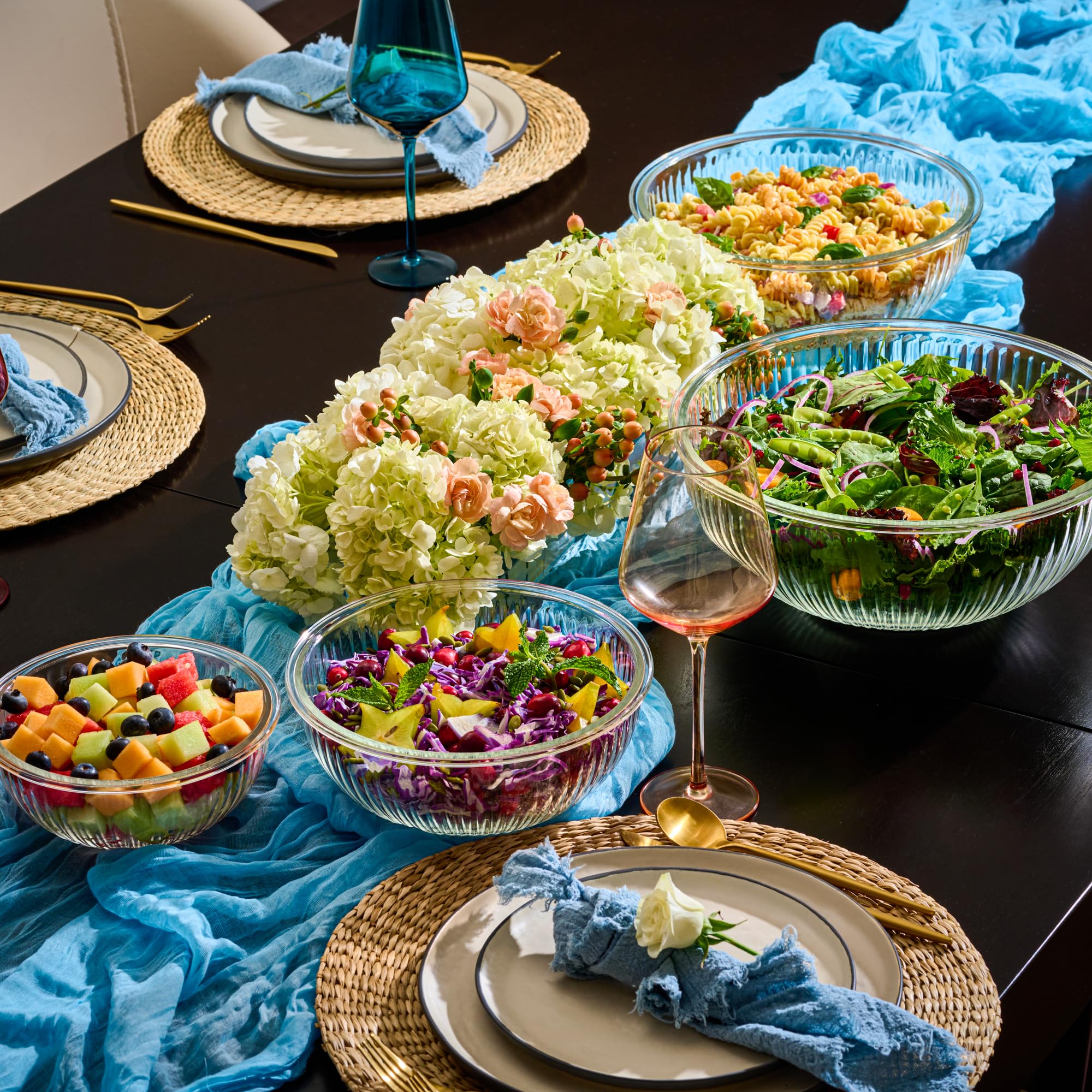 Le'raze oven-safe bowls up to 960°F with lids to 400°F for versatile cooking.