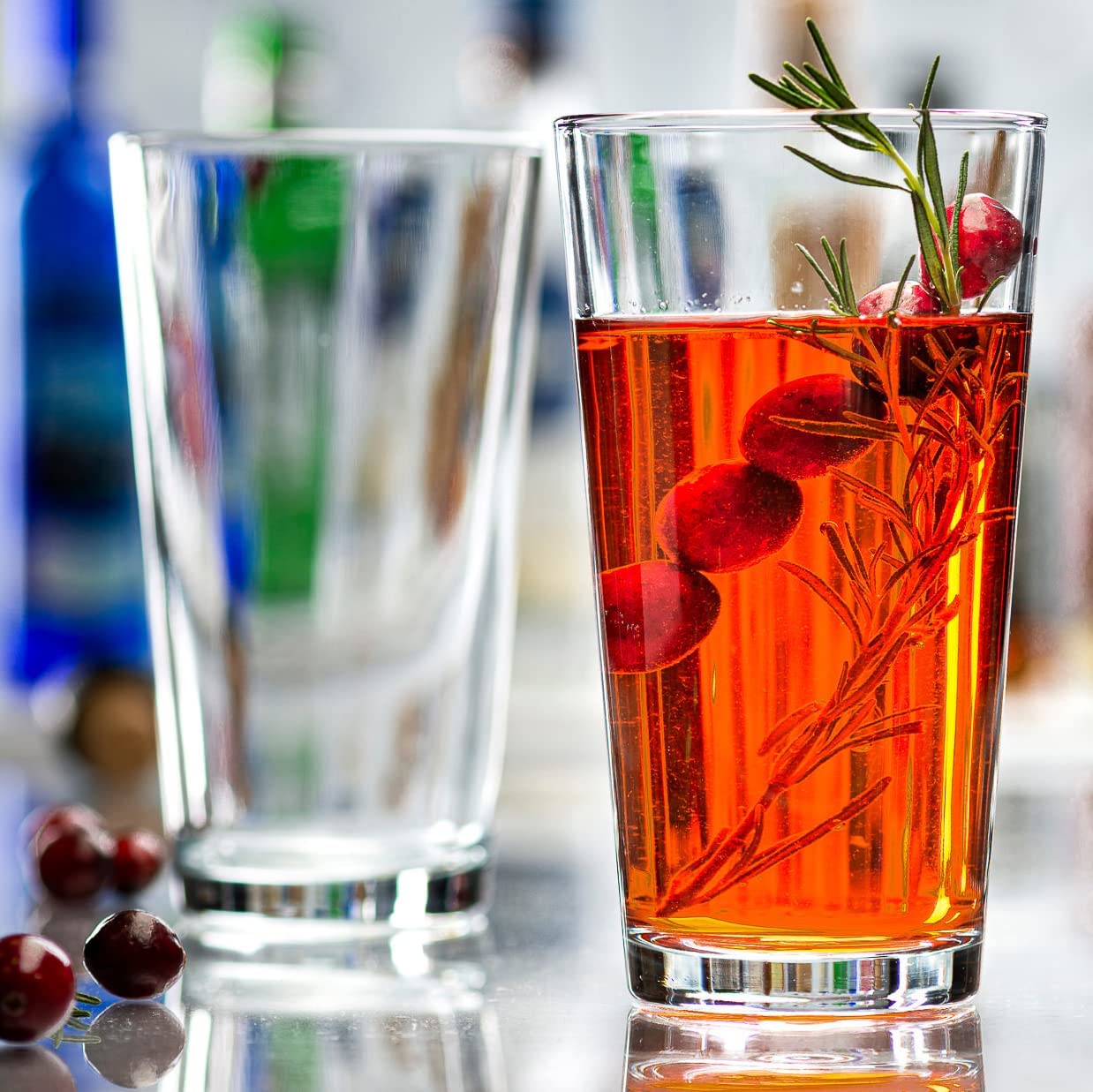 Le'raze party-ready glassware for dinners and gatherings.