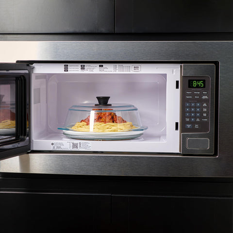 Le’raze reusable glass lid reduces plastic waste in the kitchen.