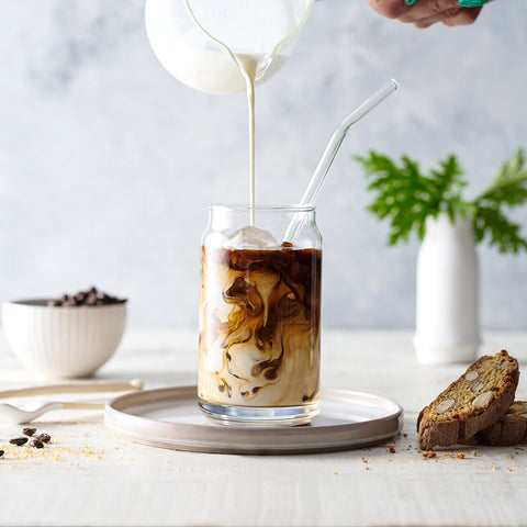 Le'raze sake cups with straws and tumbler for stylish serving