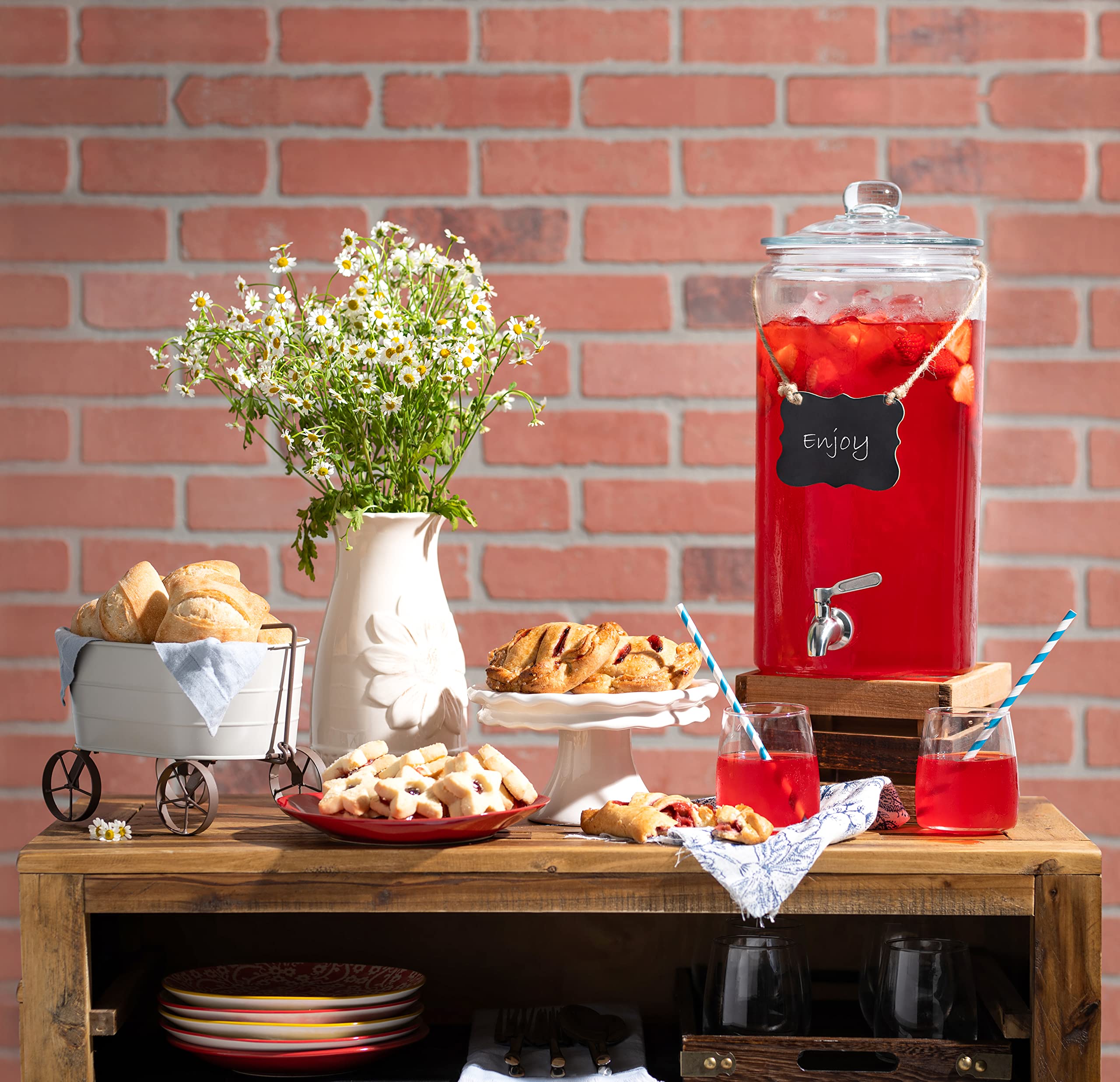 Le'raze wide-mouth lid creates airtight seal for fresh beverages