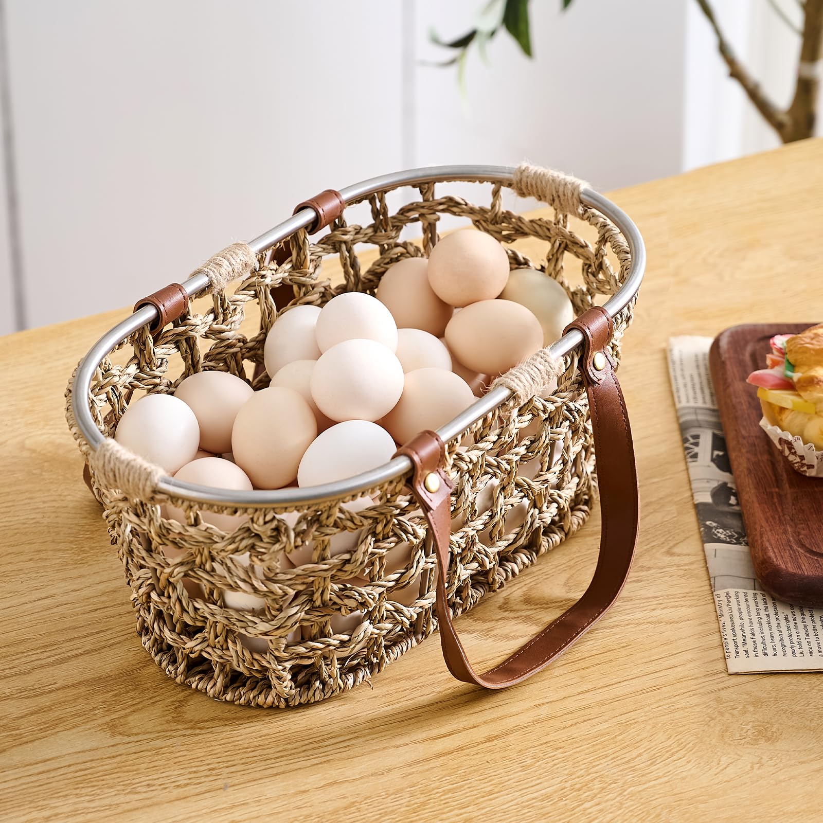 LGENHOOM seagrass egg basket with eggs demonstrates gentle protection and handling