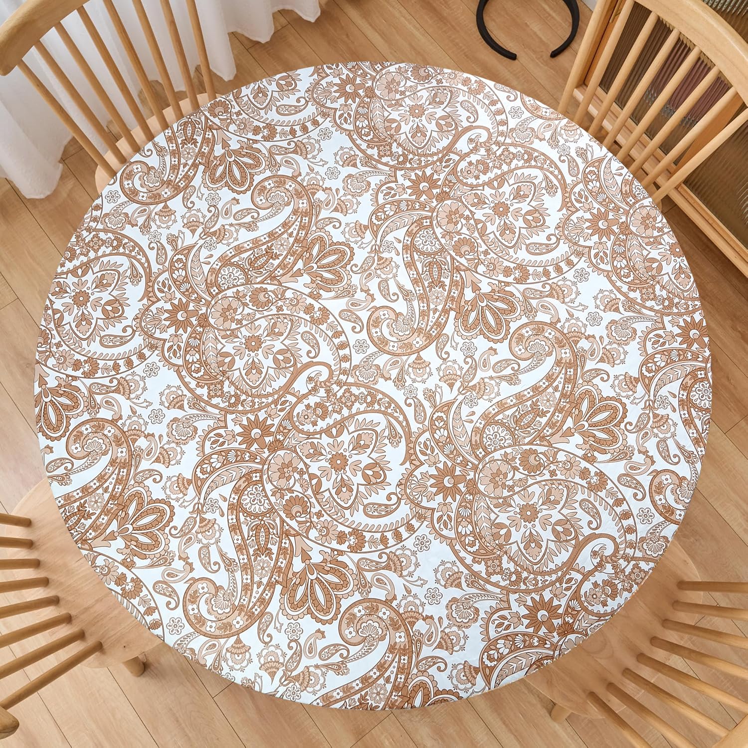 LIBERECOO luxury paisley round tablecloth enhances elegance while protecting surfaces during meals.