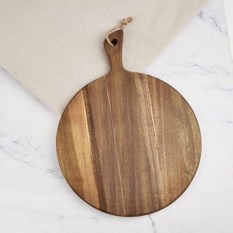 LiebeOlivee acacia wood charcuterie board close-up highlights natural patterns for stylish entertaining.