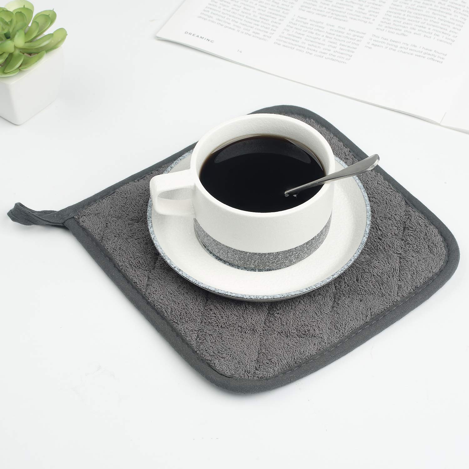 Lifaith dish-kitchen-coaster doubles as a trivet and jar opener
