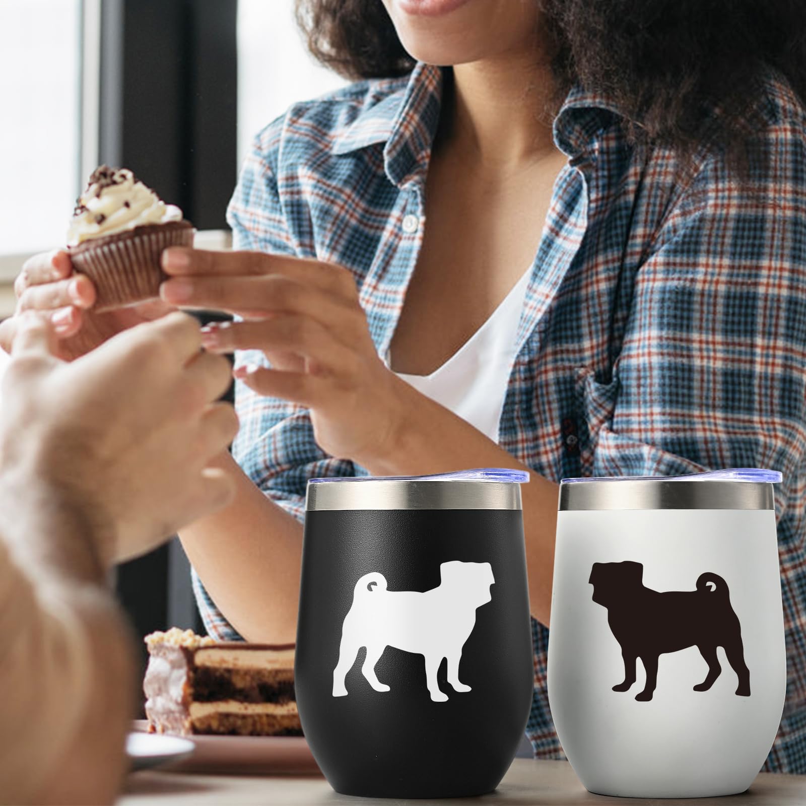 Lifecapido pug print motif highlights gift quality for dog parents