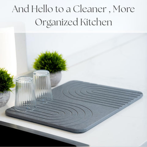 LIFSEZY self-draining tray directs water away from dishes to prevent puddles.