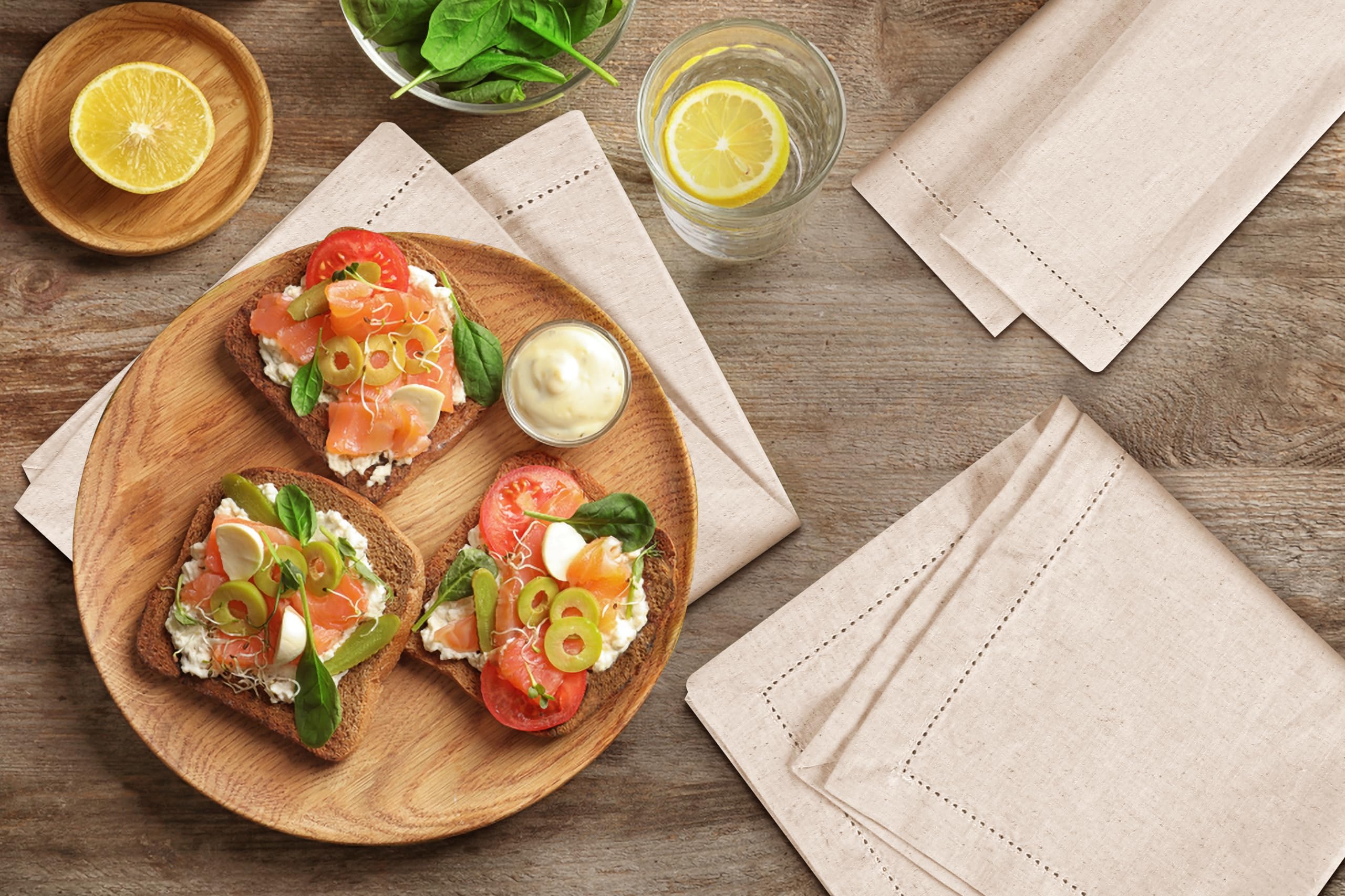 Light & Pro 12-count dining napkins perfect for hosting.