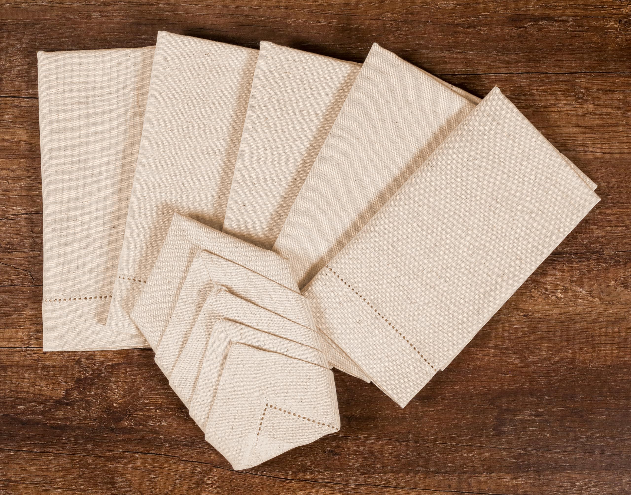 Light & Pro wedding and cocktail napkins ideal for ceremonies and hotels.