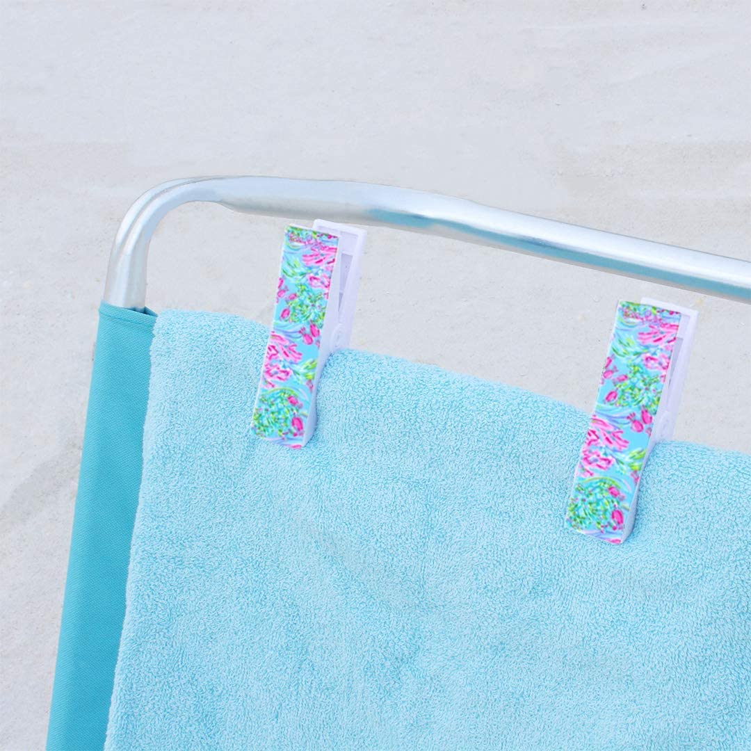 Lilly Pulitzer nylon zip bag protects phones from sand