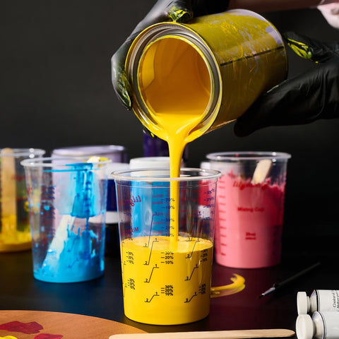Lilymicky cups with OZ and ML marks support quick measurements.