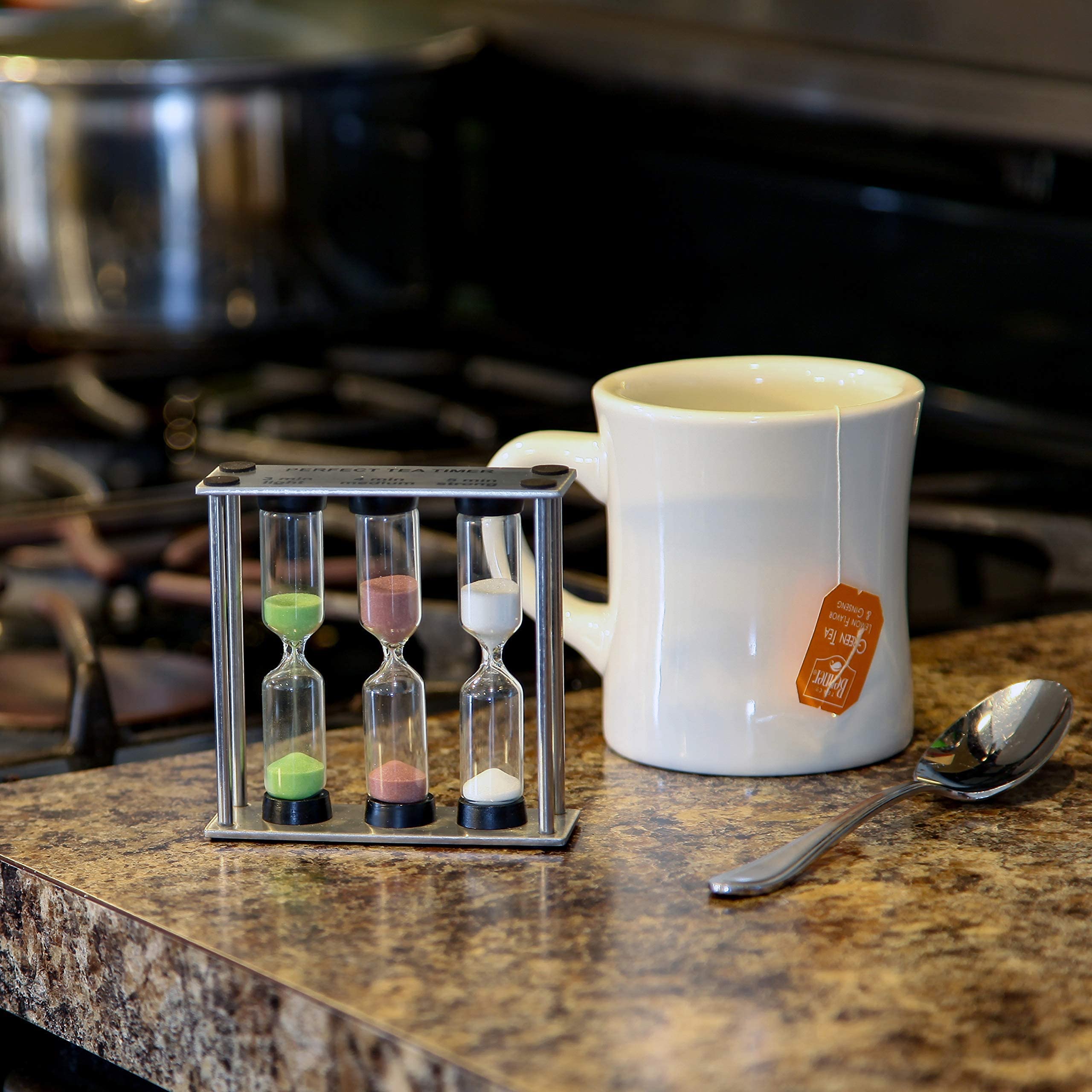Lily's Home 4-minute hourglass ideal for balanced tea infusions.