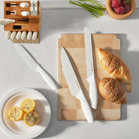LIN ZHI REN steak knives in a block for table-ready servings.