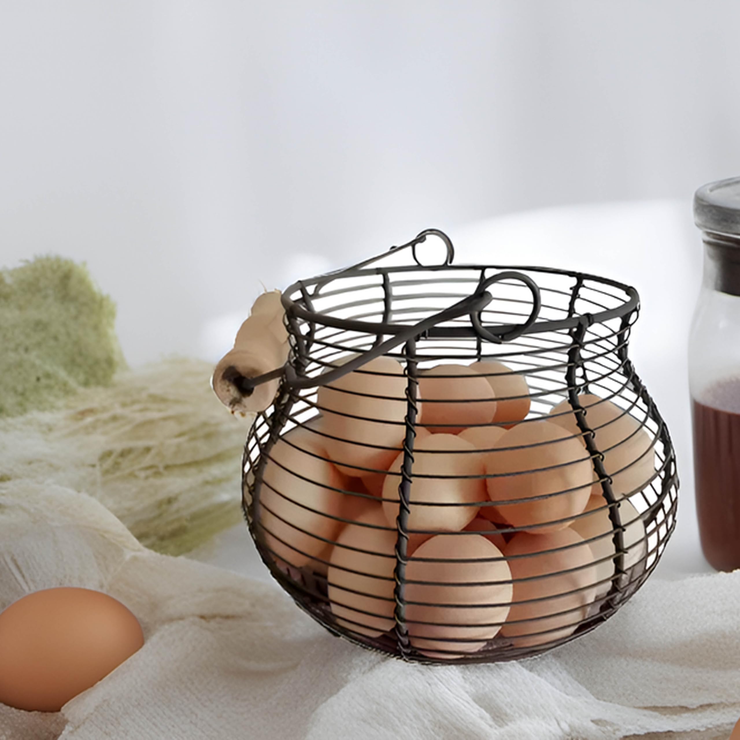 LINCOUNTRY vintage-style egg holder enhances countertops with charm