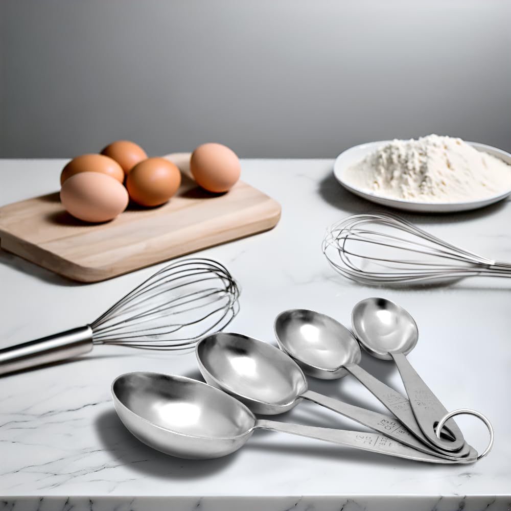 Lindy's MPC4 quarter-cup scoop compact for quick measuring.