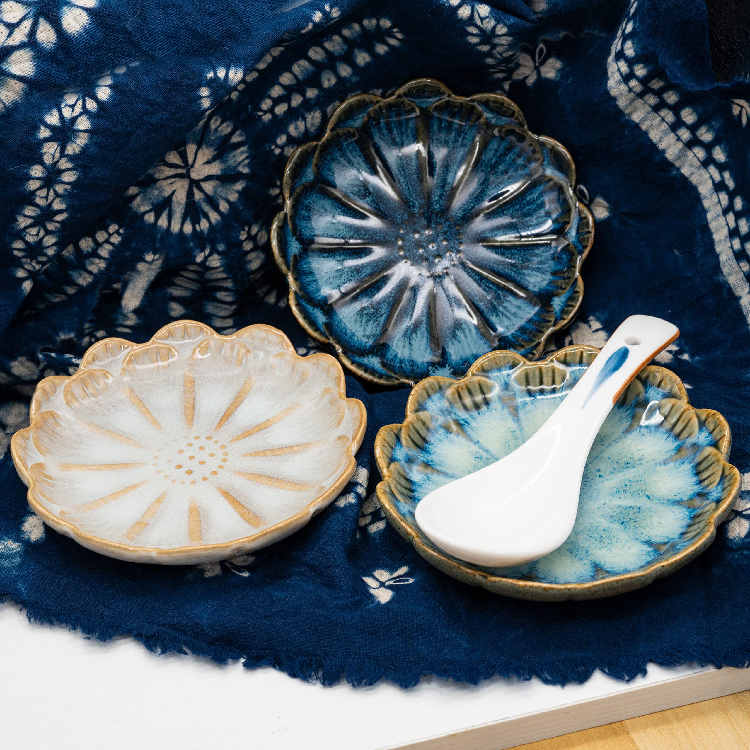 LINXUXIE sunflower dinner plate with glaze pattern detail