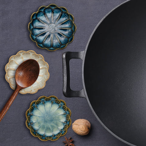 Decorative LINXUXIE glaze pattern adds table aesthetic