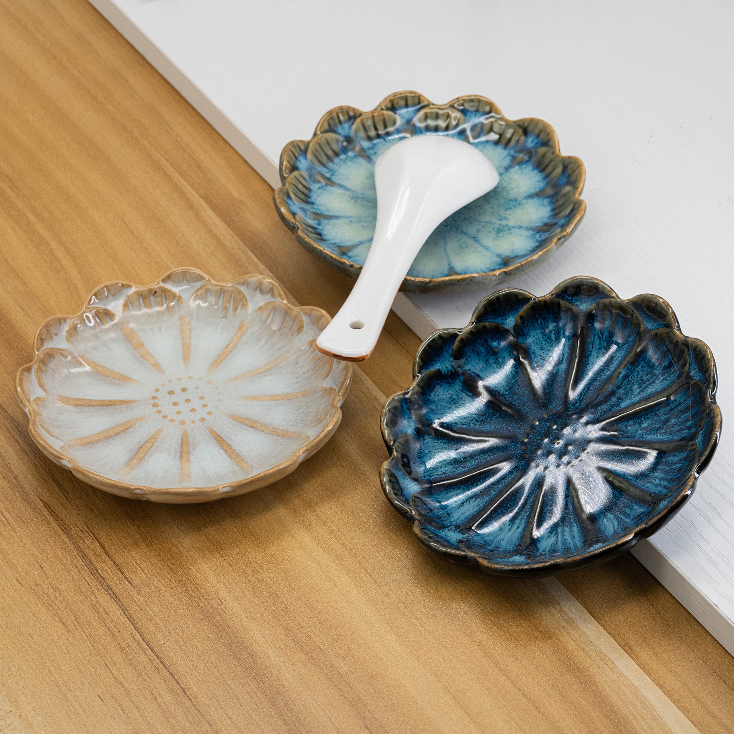 Dishwasher-safe ceramic spoon rest and plates for easy cleanup
