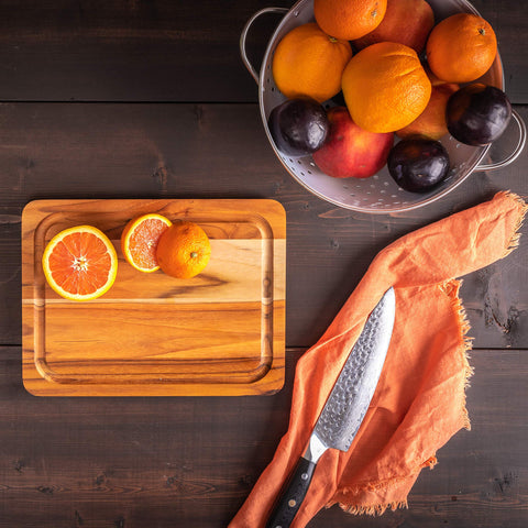Juice groove traps liquids, keeping counters cleaner during prep