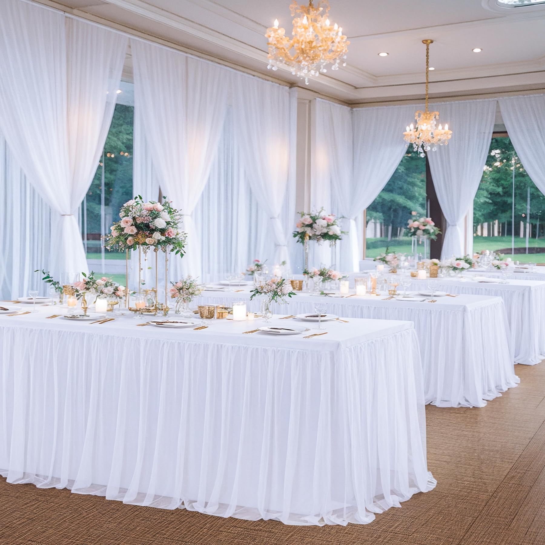 Little Funny two-layer tulle and polyester material delivers refined, reusable table cover.