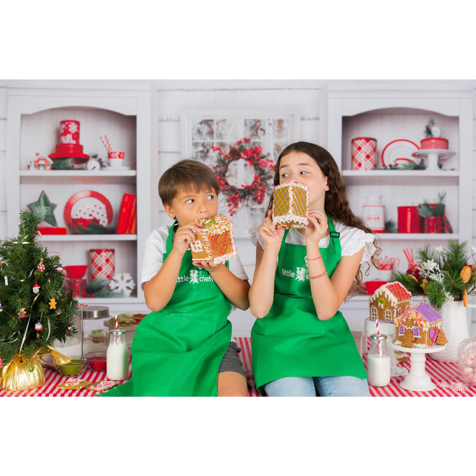 Little GF Chefs piping-bag supports precise, safe icing designs.