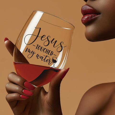 LittleBIGGER Christmas wine glass scratch-resistant finish adds durability for holiday entertaining