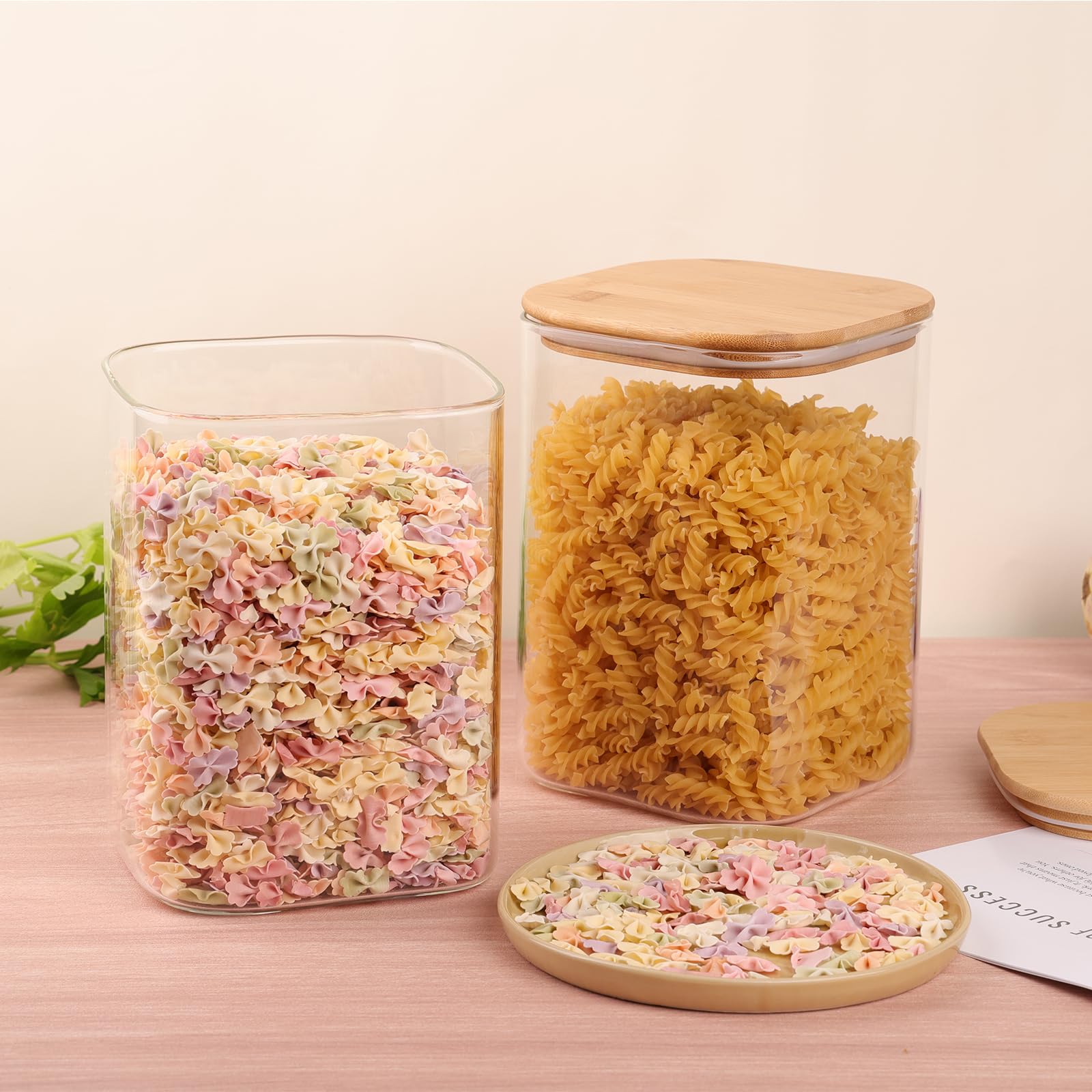 Liuruiyu square glass jars 2-pack showing clear contents for easy prep