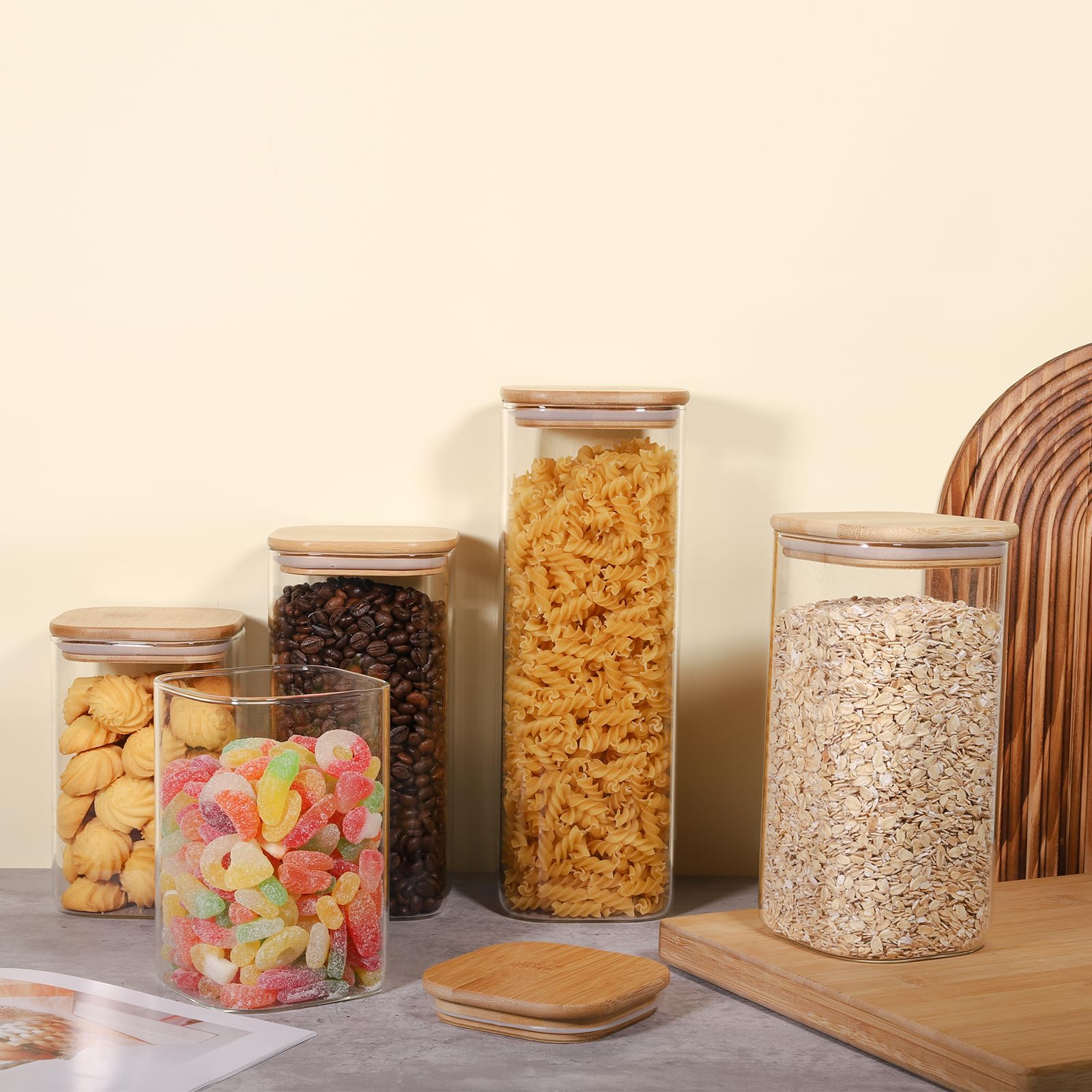 Liuruiyu glass jars suitable for tea, coffee, flour, sugar and snacks.