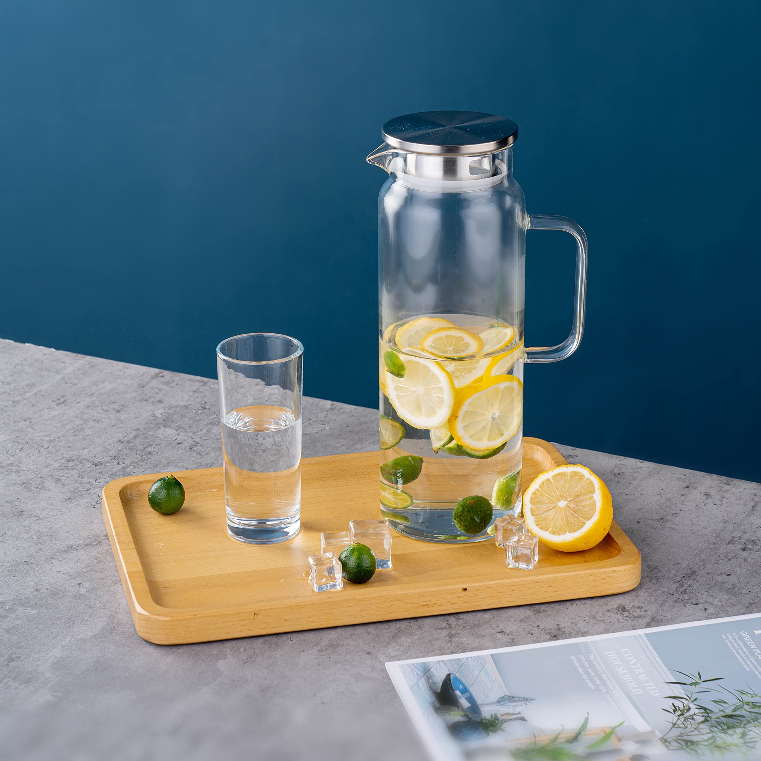 Liuruiyu versatile glass jug is great for iced tea, juice, sangria, and more.