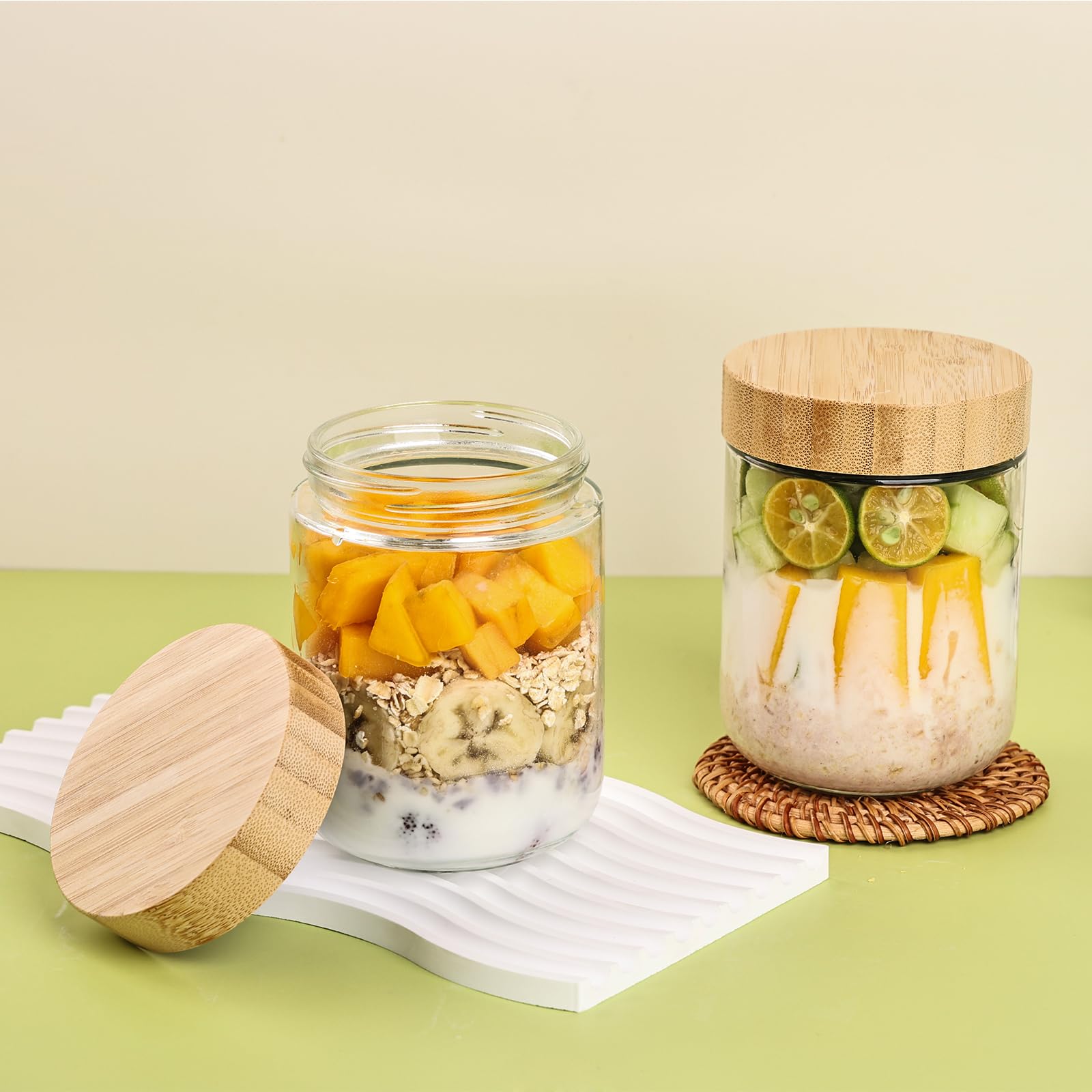 Liuruiyu wide-mouth glass jars ideal for yogurt and salads.