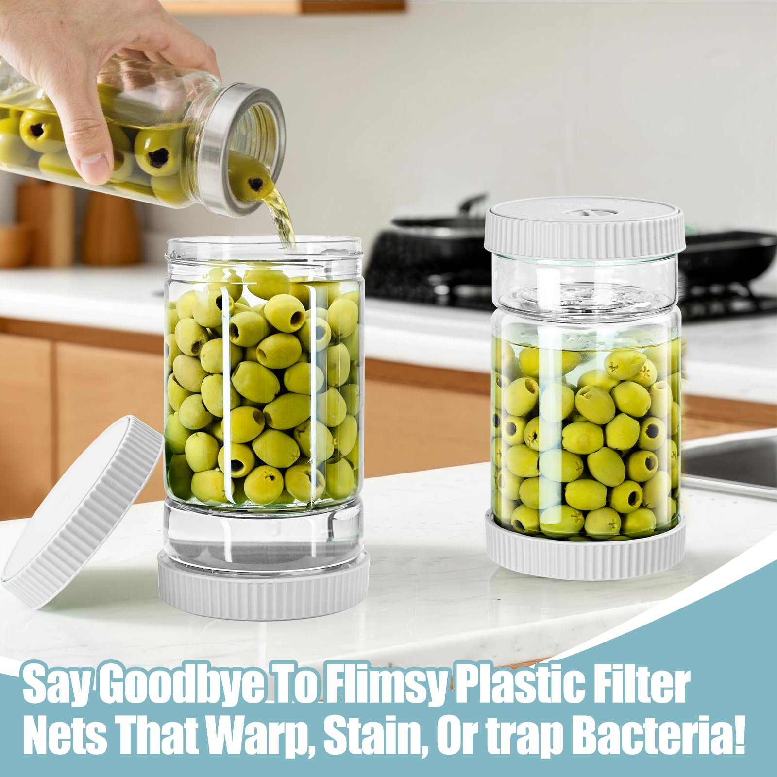 LIVSGNISTA leak-proof lid demonstrates spill-free handling.