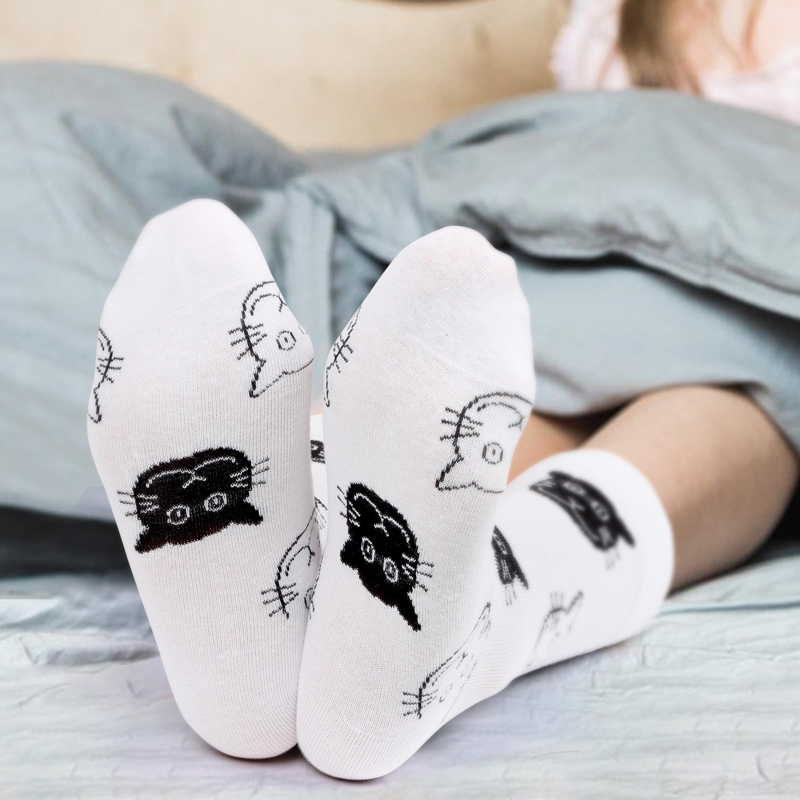 LiYiQ plush cat scrunchies for gentle, secure hairstyles