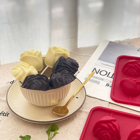LLchunyun gold ties add a polished touch to candy gifts.