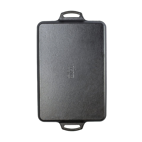 Lodge Cast Iron Baking Pan Made-in-USA label underscores durable American craftsmanship.