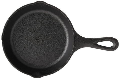 Lodge Wildlife Series Wolf Scene decorative engraving—adds heritage to a functional pan.